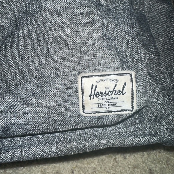 Herschel Backpack - Picture 2 of 4